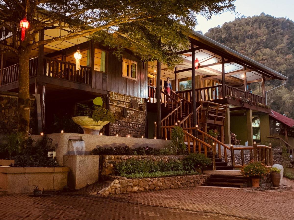 Kanlaya'S Eyrie, Luxury Homestay Pang Mapha Esterno foto