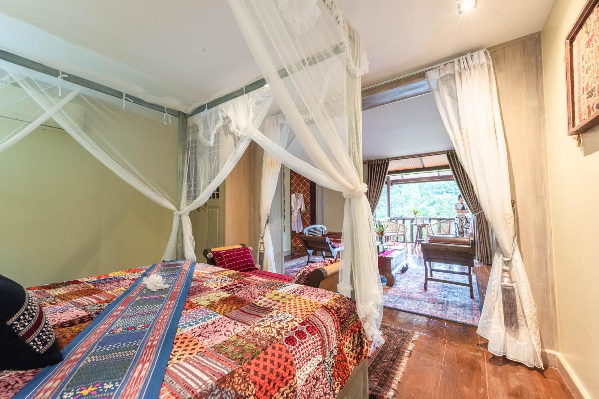 Kanlaya'S Eyrie, Luxury Homestay Pang Mapha Esterno foto