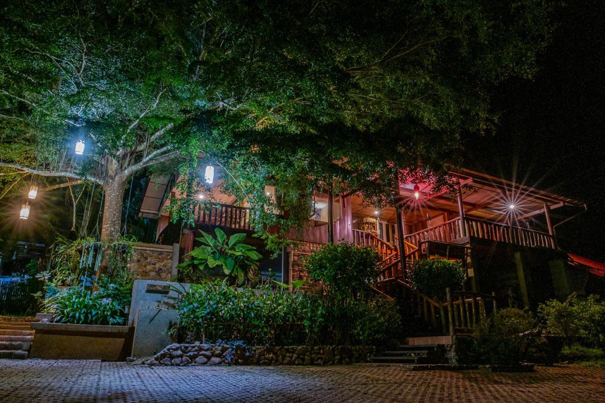 Kanlaya'S Eyrie, Luxury Homestay Pang Mapha Esterno foto
