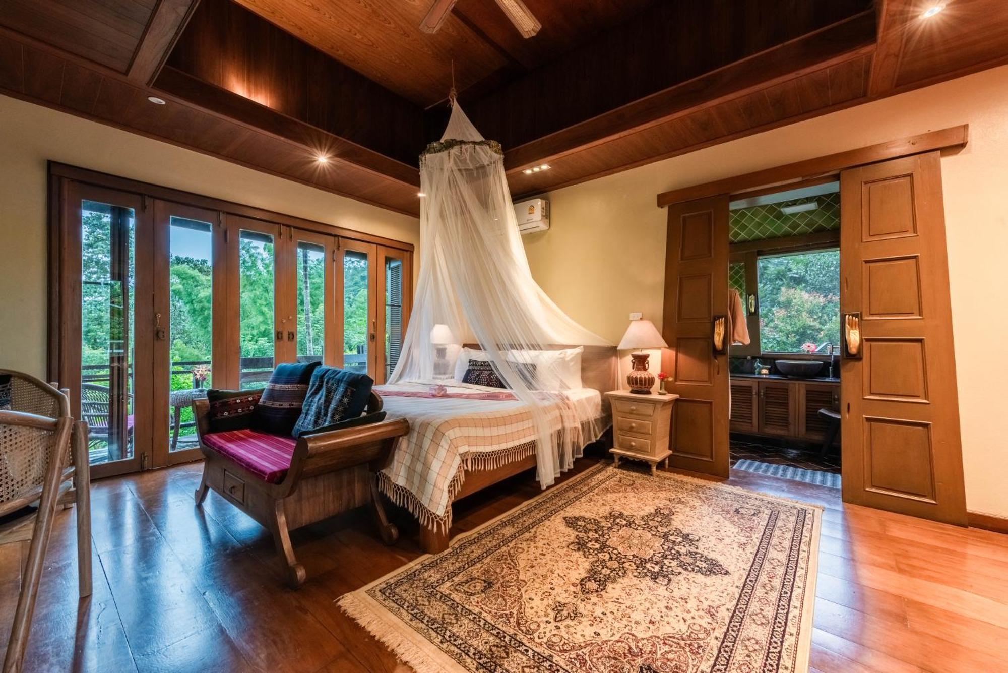 Kanlaya'S Eyrie, Luxury Homestay Pang Mapha Esterno foto