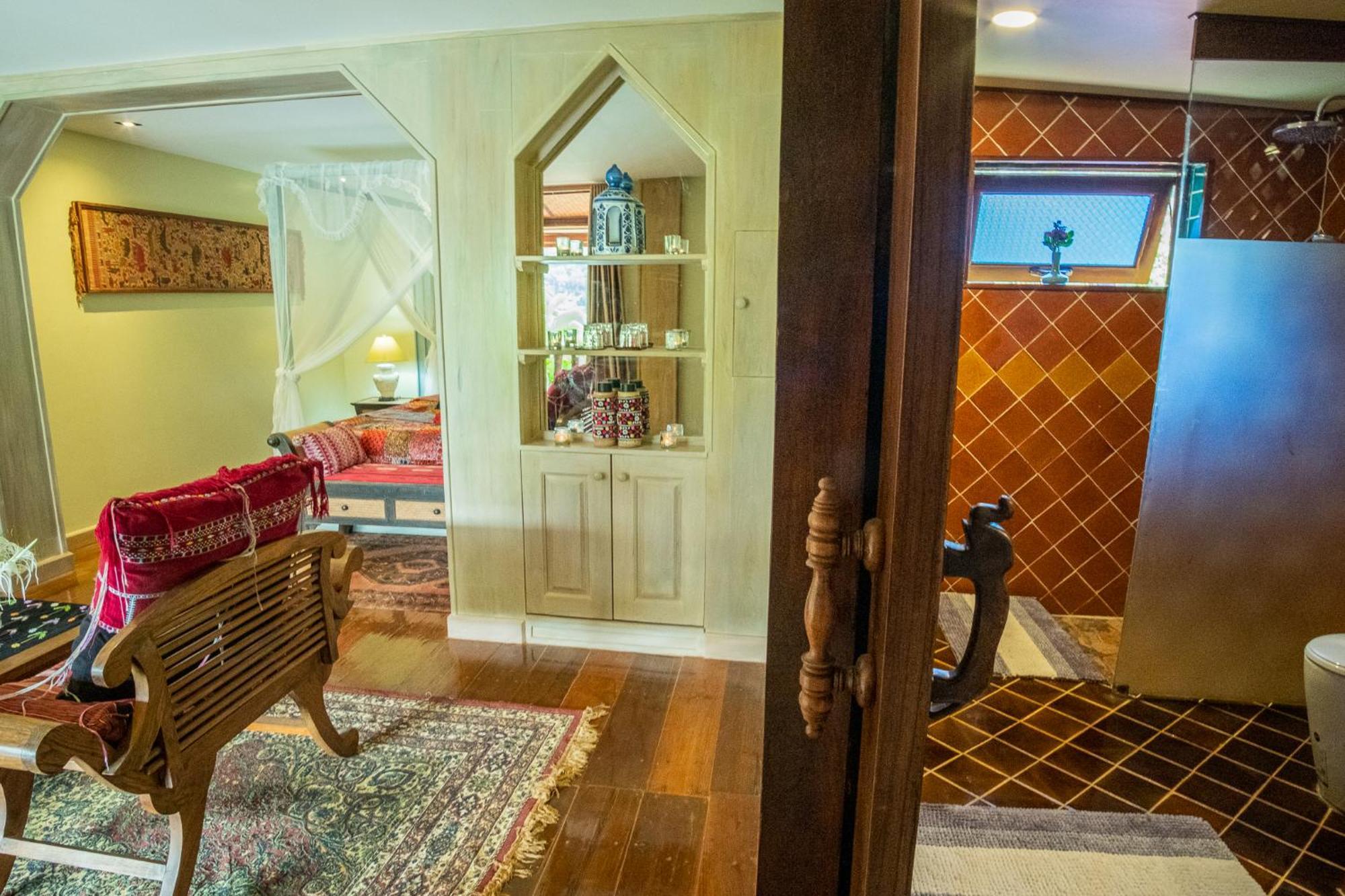 Kanlaya'S Eyrie, Luxury Homestay Pang Mapha Esterno foto