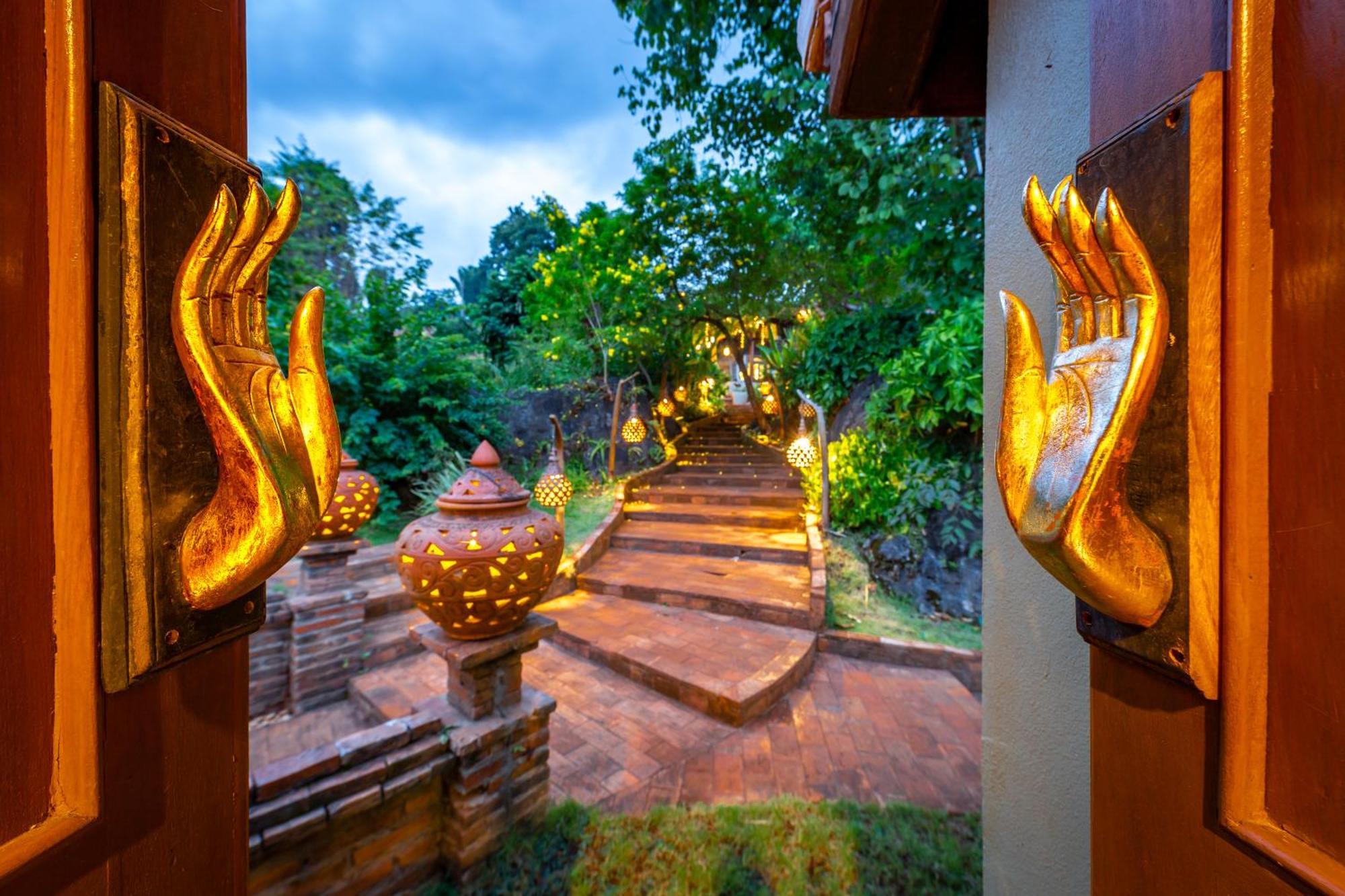 Kanlaya'S Eyrie, Luxury Homestay Pang Mapha Esterno foto